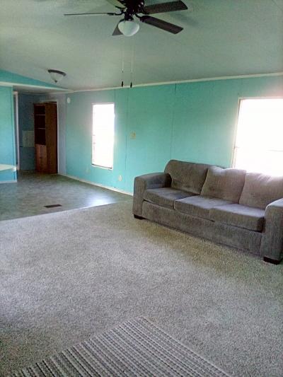 Photo 3 of 8 of home located at 6 Whitley St Carlinville, IL 62626