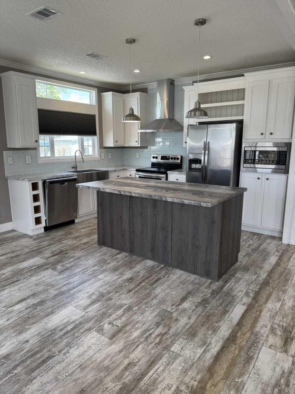 Photo 1 of 2 of home located at 134 Clover Court Plant City, FL 33566