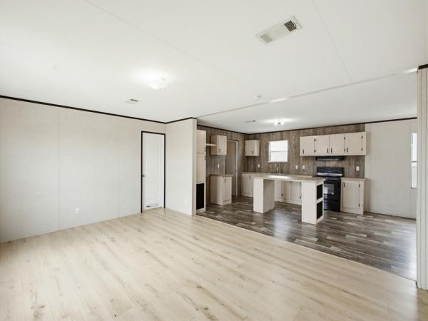 2018 Champion 12-10G-RM2852A Mobile Home