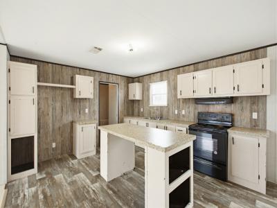 Photo 4 of 12 of home located at 63 Eagle Creek Dr #231 Kyle, TX 78640