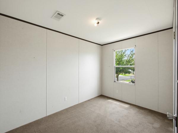 2018 Champion 12-10G-RM2852A Mobile Home