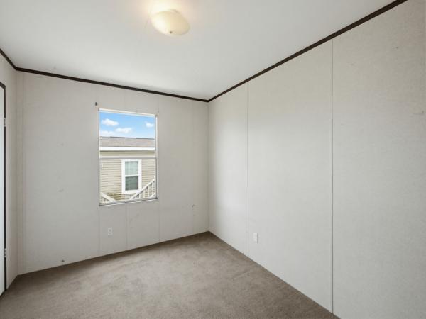 2018 Champion 12-10G-RM2852A Mobile Home