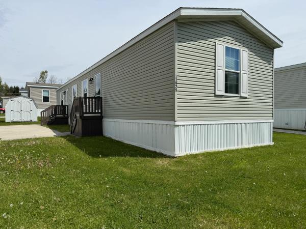 2017 Redman Advantage 11 Mobile Home
