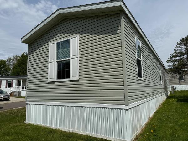 2017 Redman Advantage 11 Mobile Home