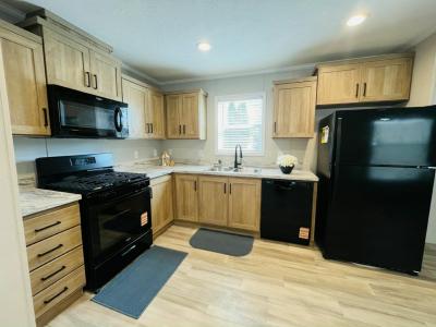 Photo 3 of 11 of home located at 2433 Briarwood #015 Sycamore, IL 60178