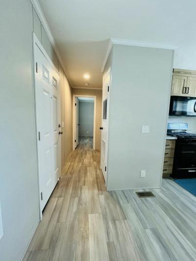 Photo 4 of 11 of home located at 2433 Briarwood #015 Sycamore, IL 60178