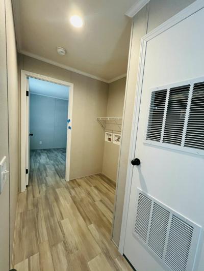 Photo 5 of 11 of home located at 2433 Briarwood #015 Sycamore, IL 60178