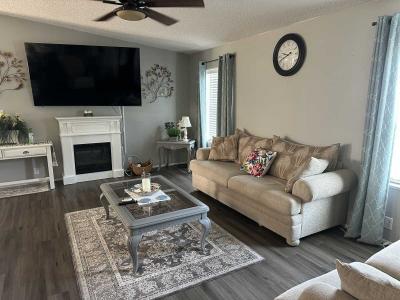 Photo 5 of 20 of home located at 1618 Deverly Dr Lot # 840 Lakeland, FL 33801