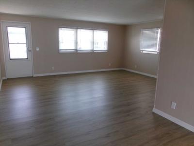 Photo 5 of 14 of home located at 7100 Ulmerton Rd Lot 342 Largo, FL 33771