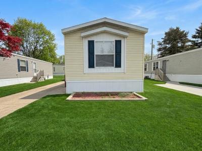 Mobile Home at 15995 Villaire Ave Clinton Township, MI 48038