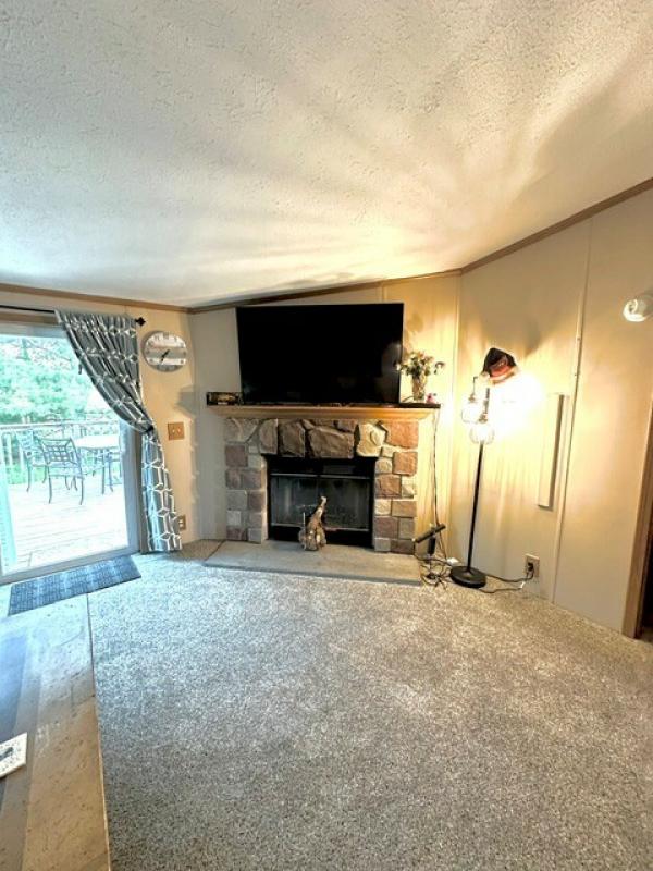 1999 Victoria Mobile Home
