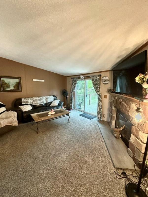 1999 Victoria Mobile Home