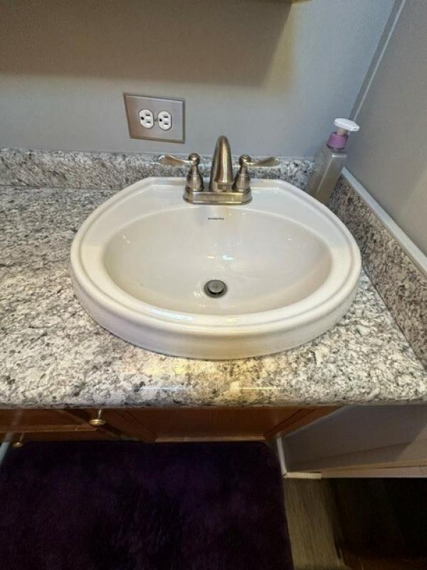 1999 Victoria Mobile Home