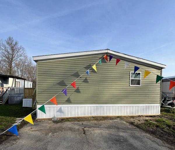 Photo 1 of 2 of home located at 6729 Lamplite Owensboro, KY 42303