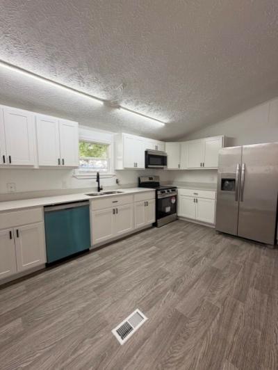 Photo 4 of 10 of home located at 388 Barker Dr Hamilton, OH 45011