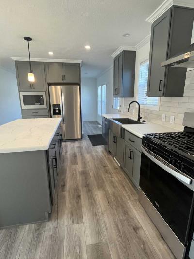 Photo 4 of 16 of home located at 13295 Nashville Lane Hartland, MI 48353
