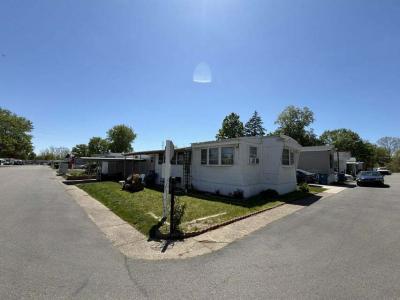 Photo 2 of 8 of home located at 333 E Lakewood Blvd Lot 71 Holland, MI 49424