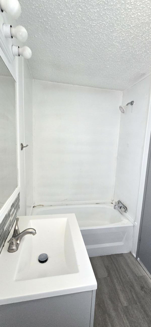 1993 MFHM Manufactured Home