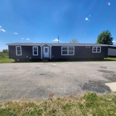 Photo 3 of 4 of home located at 1712 Pella Avenue Oskaloosa, IA 52577