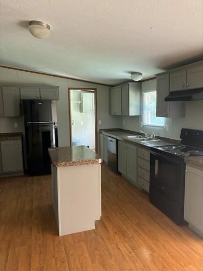 Photo 2 of 4 of home located at 156 County Road 1304 Texarkana, TX 75501