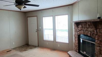 Photo 3 of 14 of home located at 5081 County Line Rd Ravenel, SC 29470