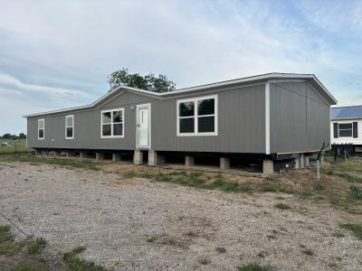 Photo 3 of 13 of home located at 1003 County Line Rd Ennis, TX 75119