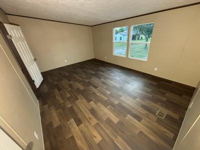Photo 4 of 13 of home located at 1003 County Line Rd Ennis, TX 75119