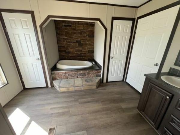 2016 THE LOUIS Mobile Home For Sale