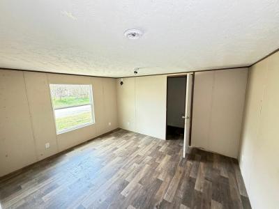 Photo 5 of 11 of home located at 201 An County Road 2128 Palestine, TX 75801