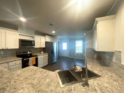 Photo 3 of 25 of home located at 428 Sunbird Square Lot #035 Sebring, FL 33872