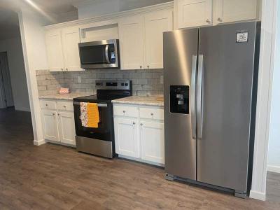 Photo 4 of 25 of home located at 428 Sunbird Square Lot #035 Sebring, FL 33872