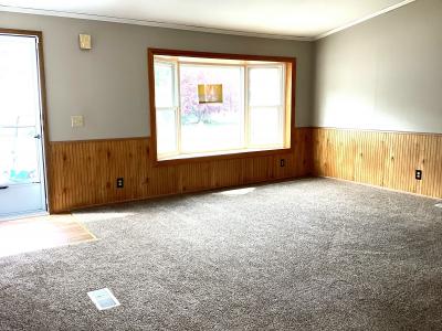 Photo 3 of 15 of home located at 49915 Deer Run Drive Shelby Township, MI 48315