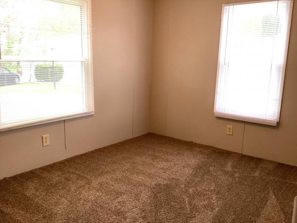 1986 Schult M220764AB Mobile Home