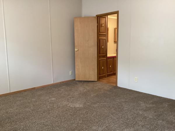 1986 Schult M220764AB Mobile Home
