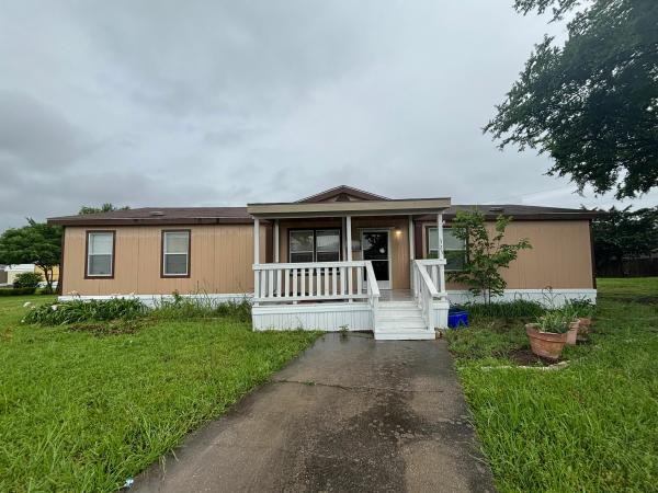 2005  Mobile Home For Sale