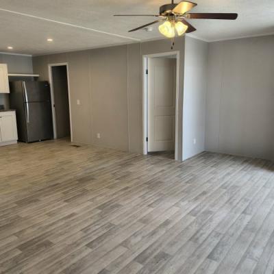 Photo 2 of 16 of home located at 27 Crestwood Drive #0031 Middletown, IN 47356