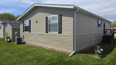 Photo 5 of 40 of home located at 13450 Pear St Carleton, MI 48117