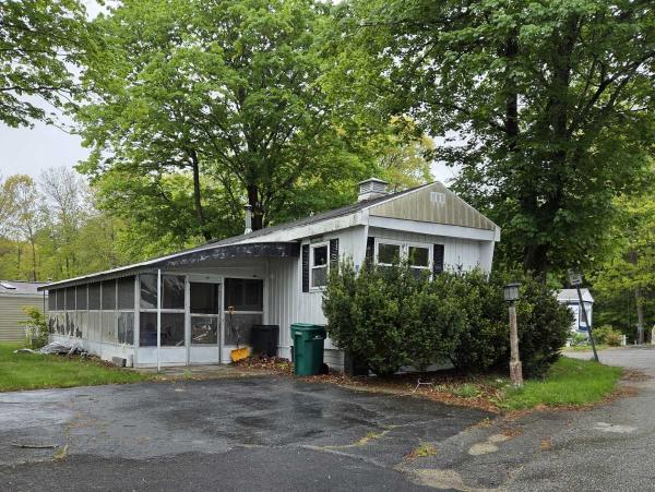 Photo 1 of 2 of home located at 1237 Central Street - Unit 7 Leominster, MA 01453