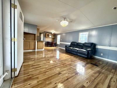 Photo 4 of 15 of home located at 278 Vanclevesville Rd. Martinsburg, WV 25405