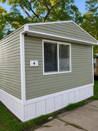 Mobile Home at 4 Deerwood Park Centralia, IL 62801