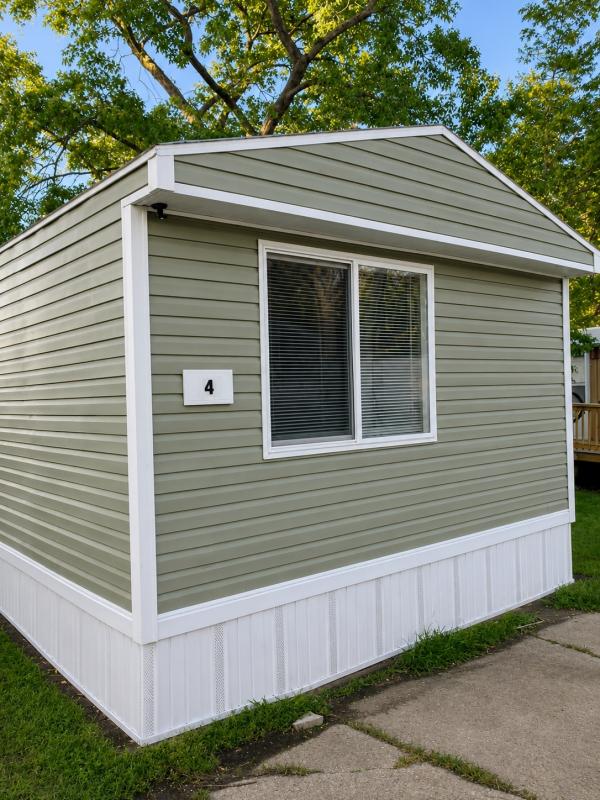 Photo 1 of 2 of home located at 4 Deerwood Park Centralia, IL 62801