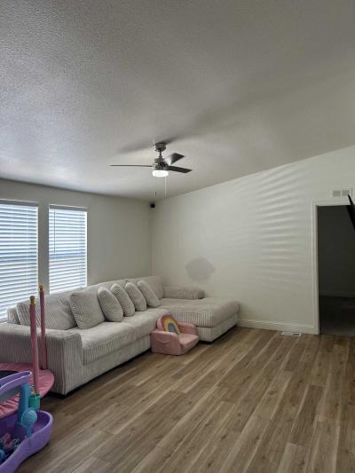 Photo 2 of 20 of home located at 649 N 68th Lane #92 Phoenix, AZ 85043