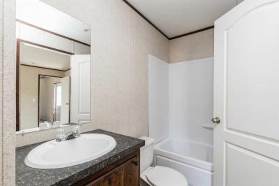 Photo 5 of 12 of home located at 421 Hawthrone  Richmond, KY 40475
