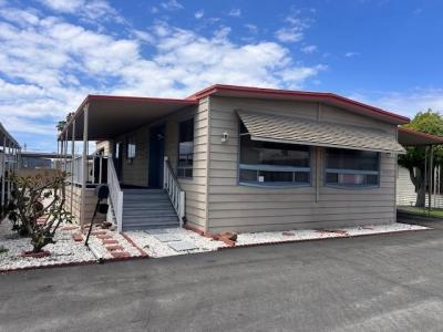 Photo 2 of 17 of home located at 16601 S. Garfield Ave #95 Paramount, CA 90723
