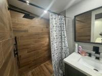 1990 SUNS Manufactured Home