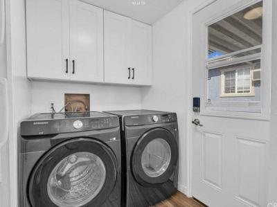 Photo 5 of 9 of home located at 205 Duchess Lane Santa Ana, CA 92704