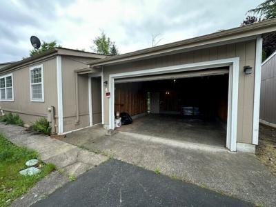 Photo 4 of 14 of home located at 1819 SE Orient Sp. #4 Gresham, OR 97080