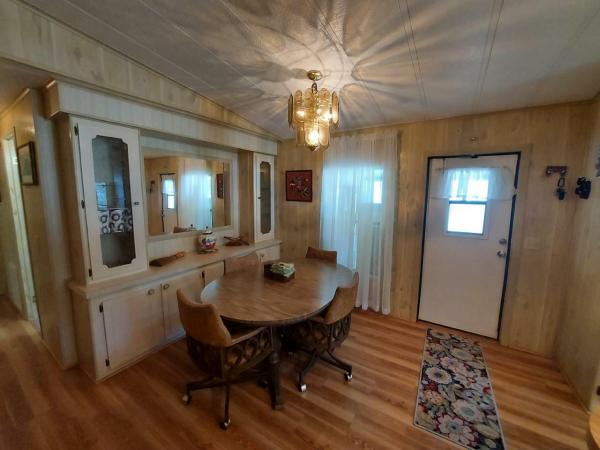 1985 Fleetwood Barrington Manufactured Home