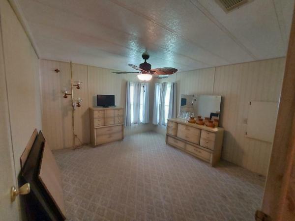 1985 Fleetwood Barrington Manufactured Home