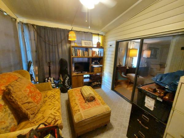 1985 Fleetwood Barrington Manufactured Home